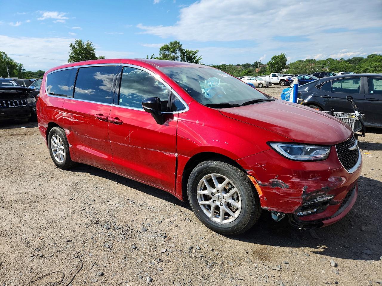2025 Chrysler Pacifica Select - Image 4