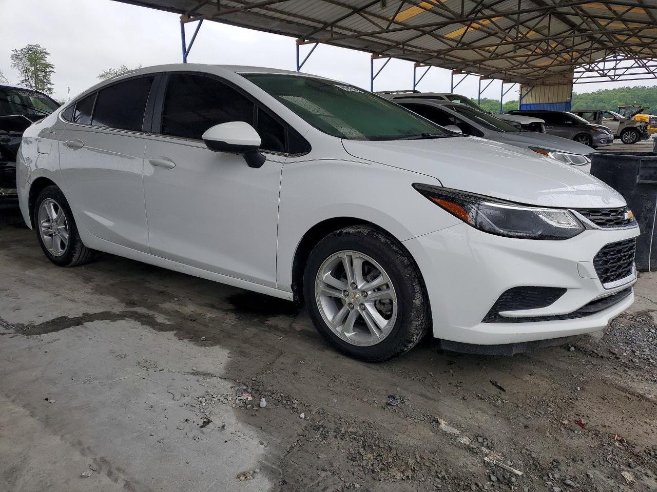 2018 Chevrolet Cruze 1Lt - Image 4