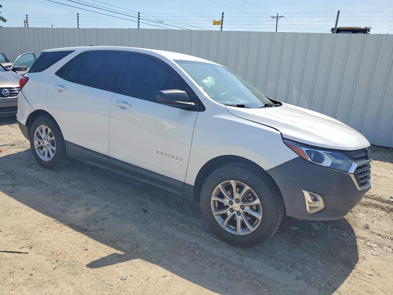2018 Chevrolet Equinox Ls - Image 4