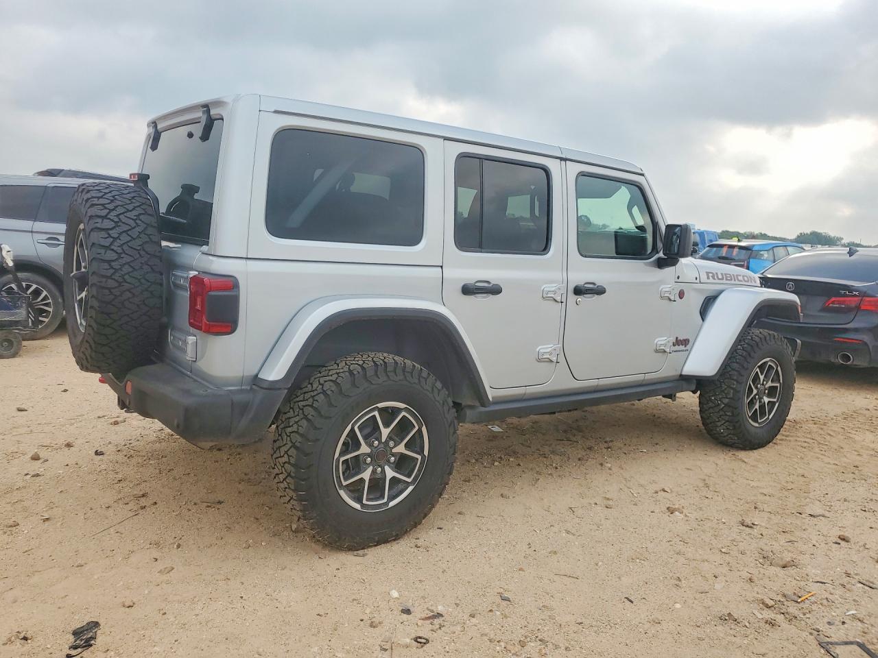 2024 Jeep Wrangler Rubicon - Фото 3