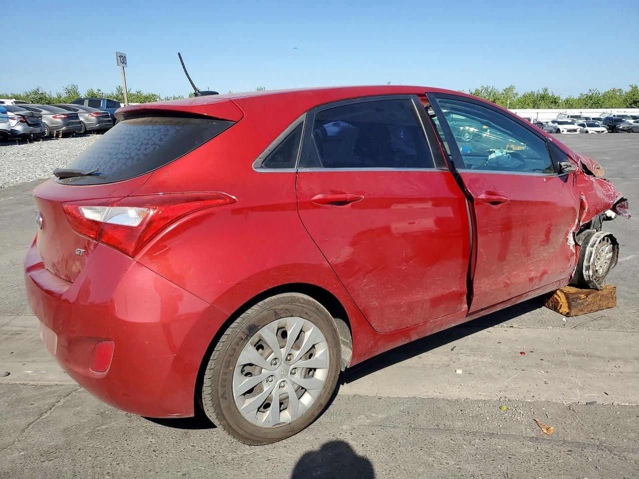 2017 Hyundai Elantra Gt Base - Фото 3