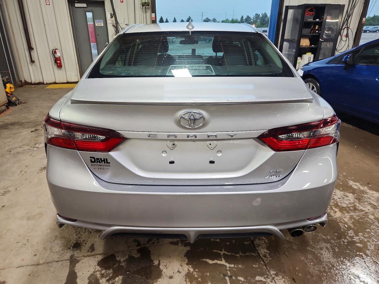 2022 Toyota Camry Se - Image 6