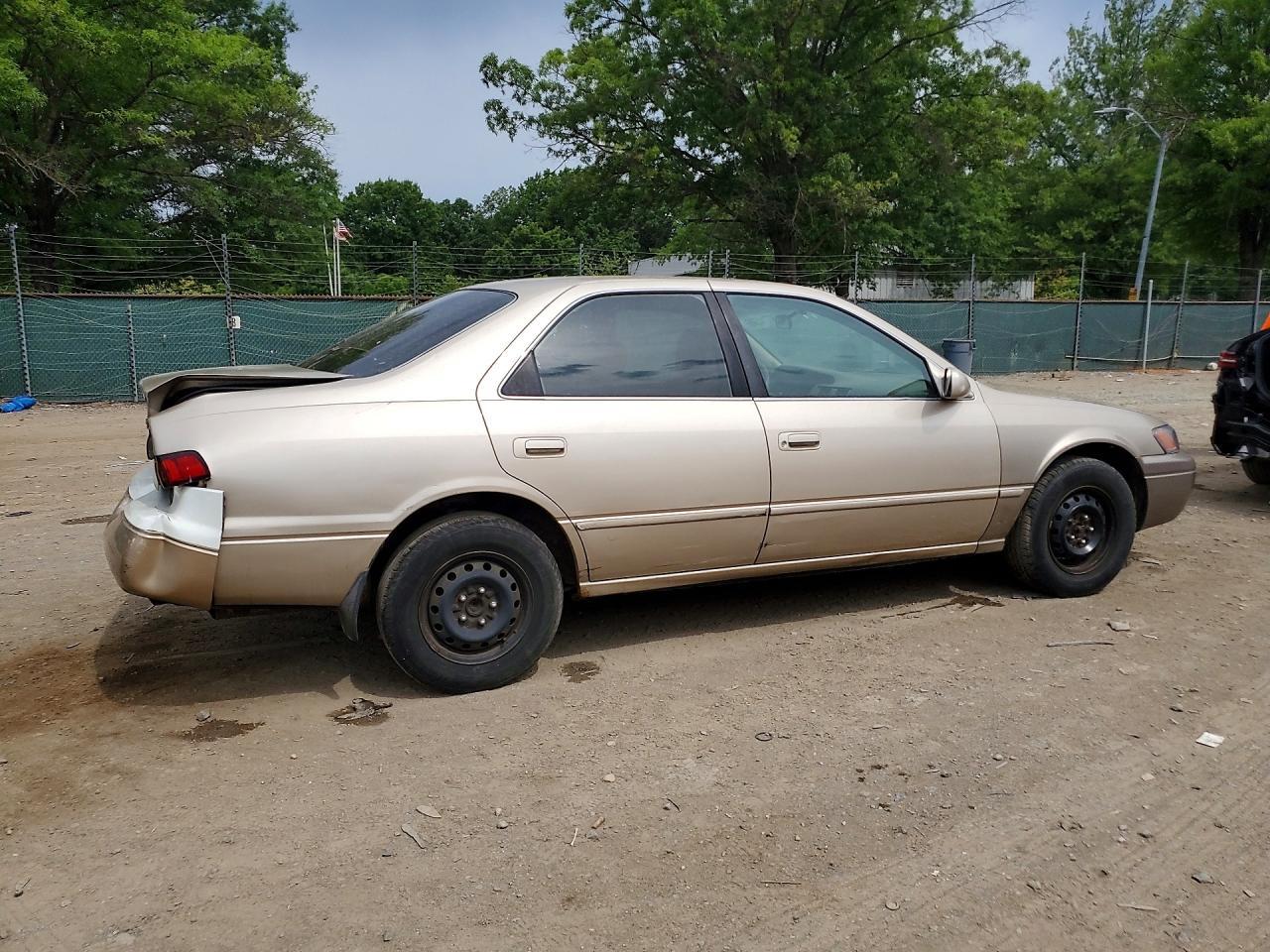 1998 Toyota Camry Le - Image 3