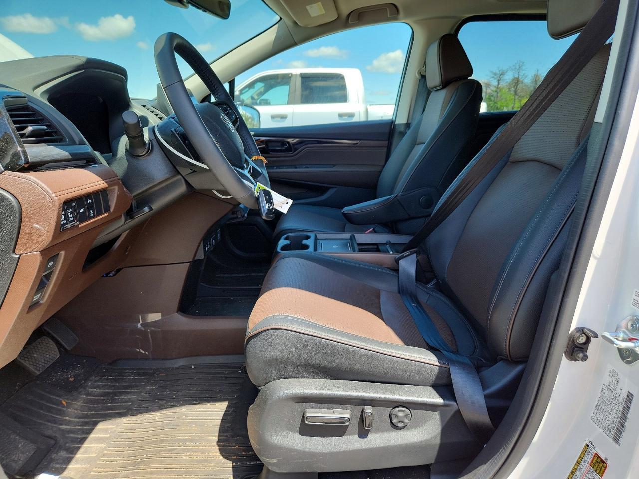2026 Honda Odyssey Elite - Фото 7