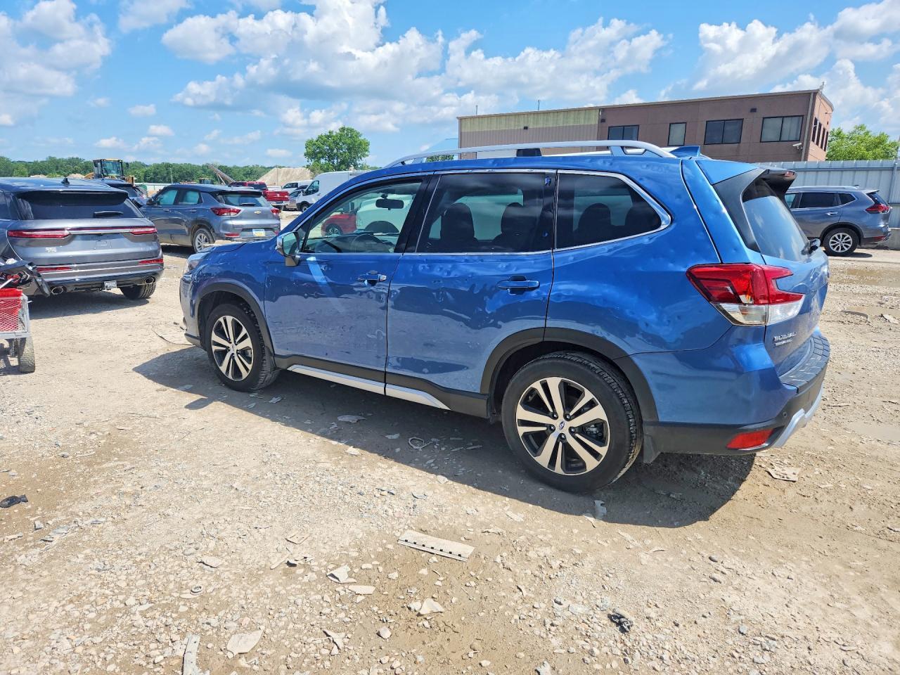 2022 Subaru Forester Touring - Image 2