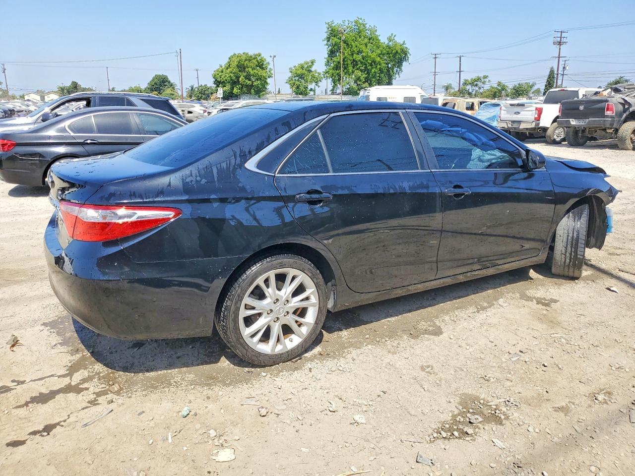 2016 Toyota Camry Le - Фото 3