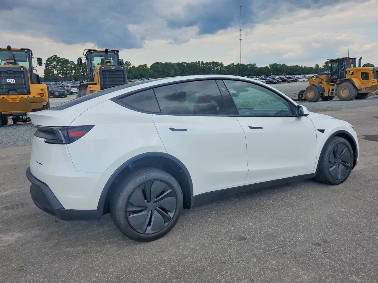 2026 Tesla Model Y - Image 3