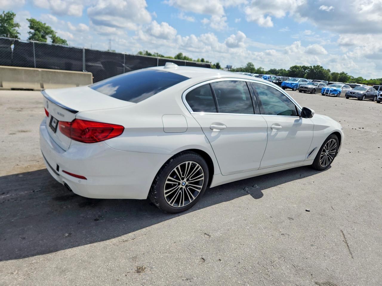 2019 BMW 530 I - Фото 3