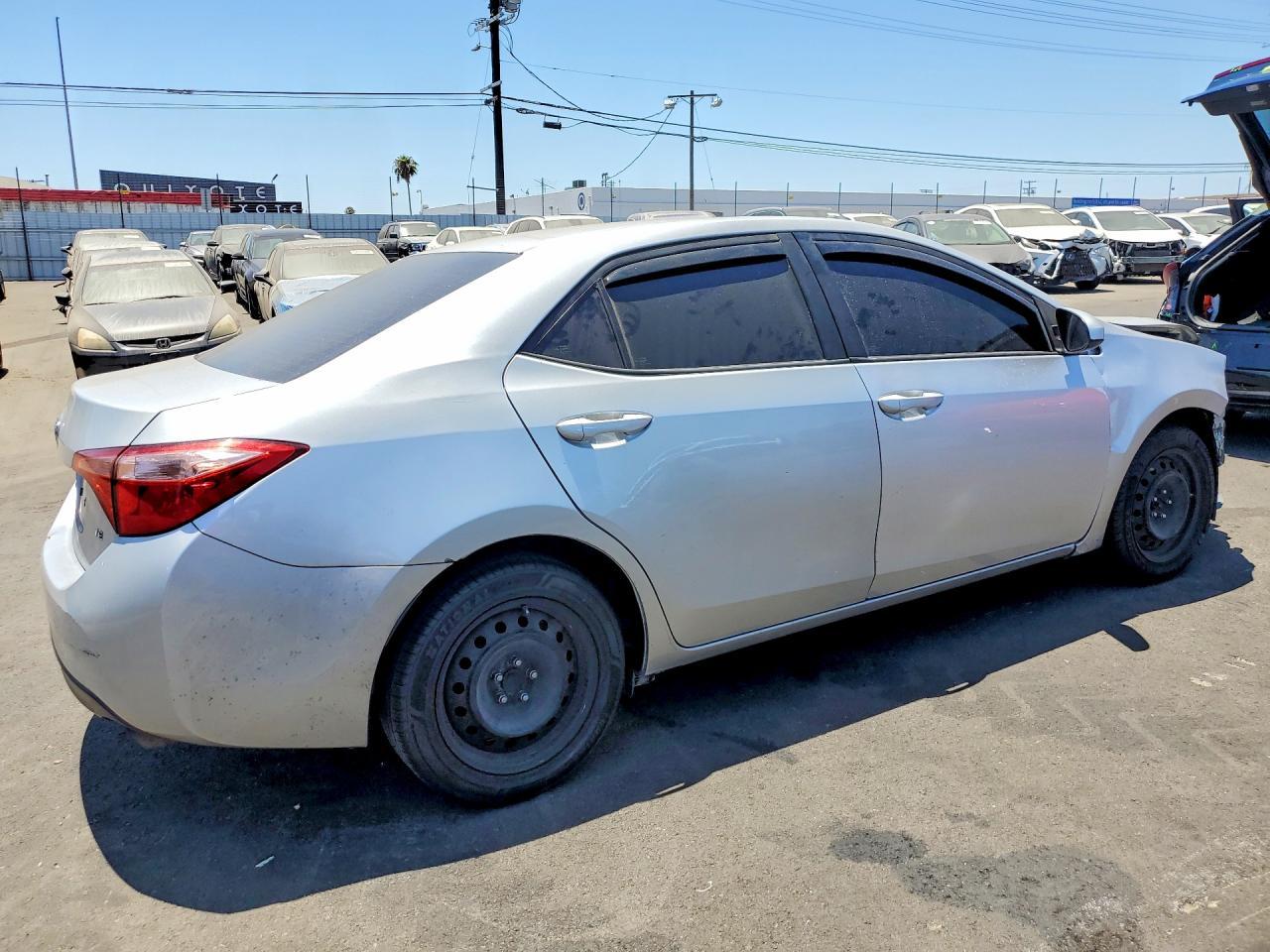 2019 Toyota Corolla Le - Фото 3