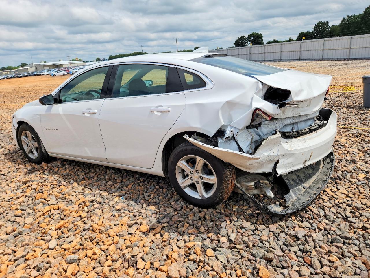 2024 Chevrolet Malibu Lt - Фото 2