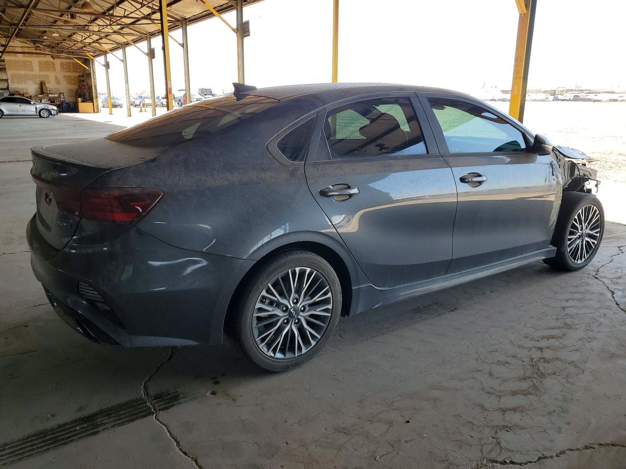 2023 Kia Forte - Фото 3