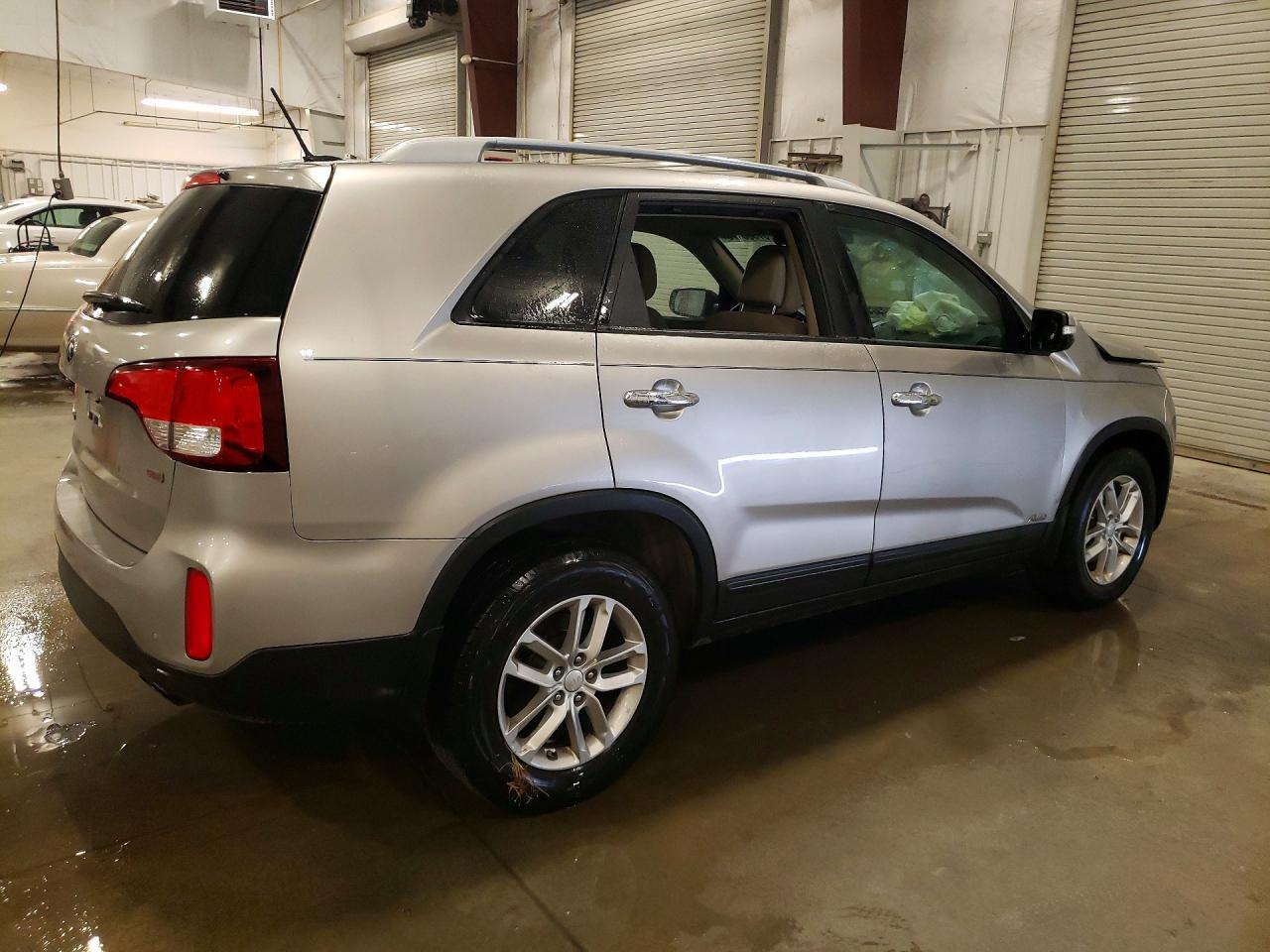 2014 Kia Sorento Lx - Image 3