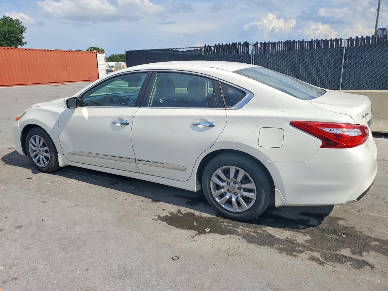 2017 Nissan Altima 2.5 S - Фото 2