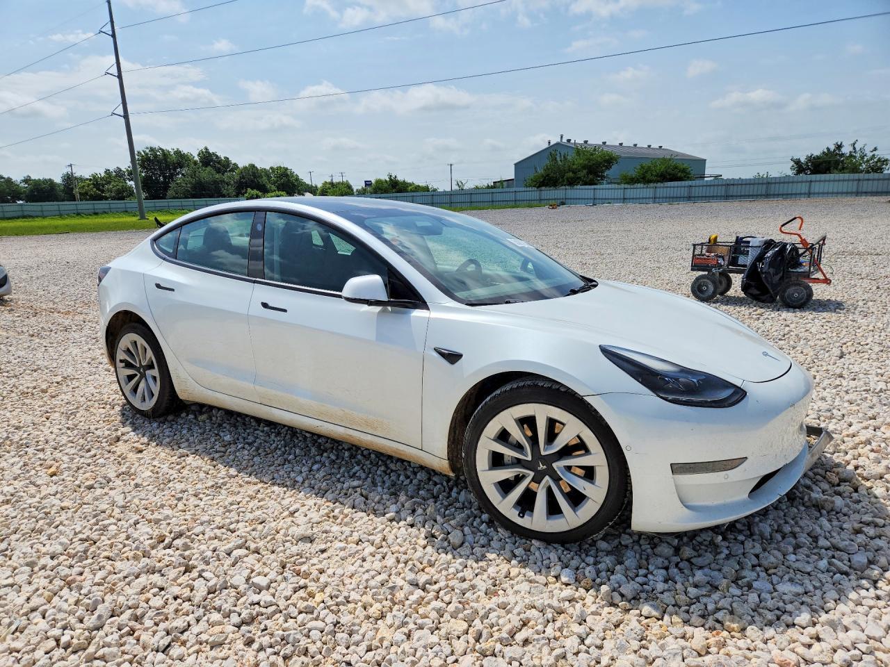 2022 Tesla Model 3 - Фото 4