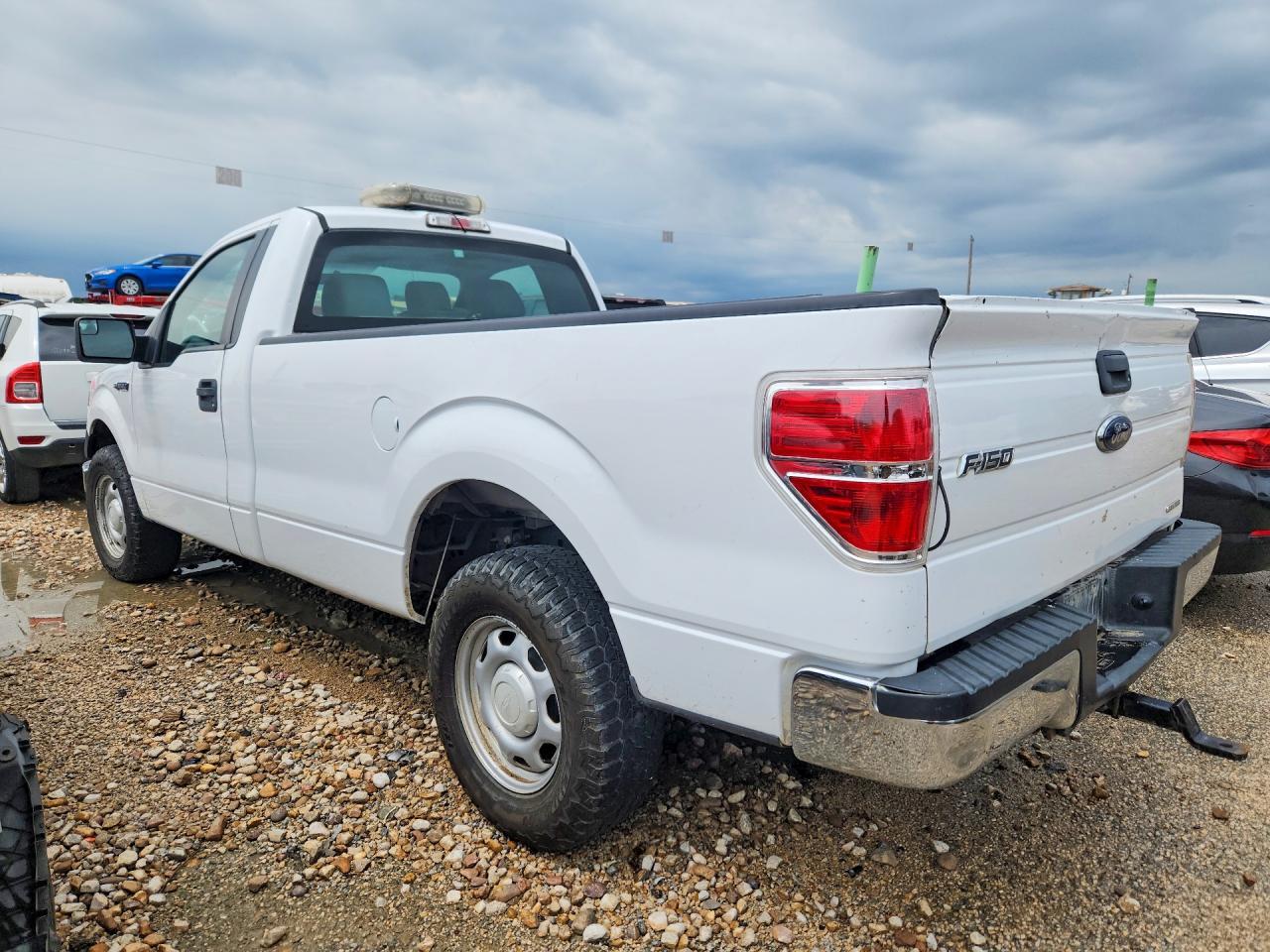 2014 Ford F150 - Фото 2