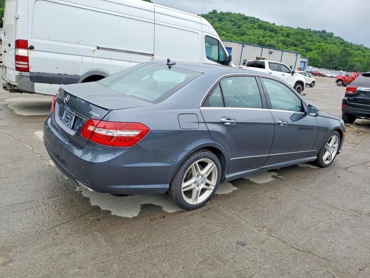 2013 Mercedes-Benz E 350 4Matic - Image 3