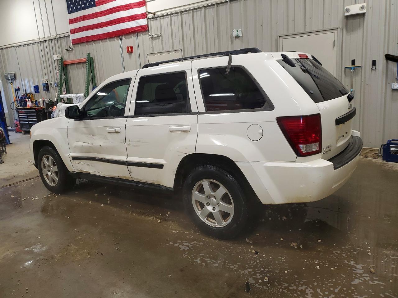 2008 Jeep Grand Cherokee Laredo - Image 2