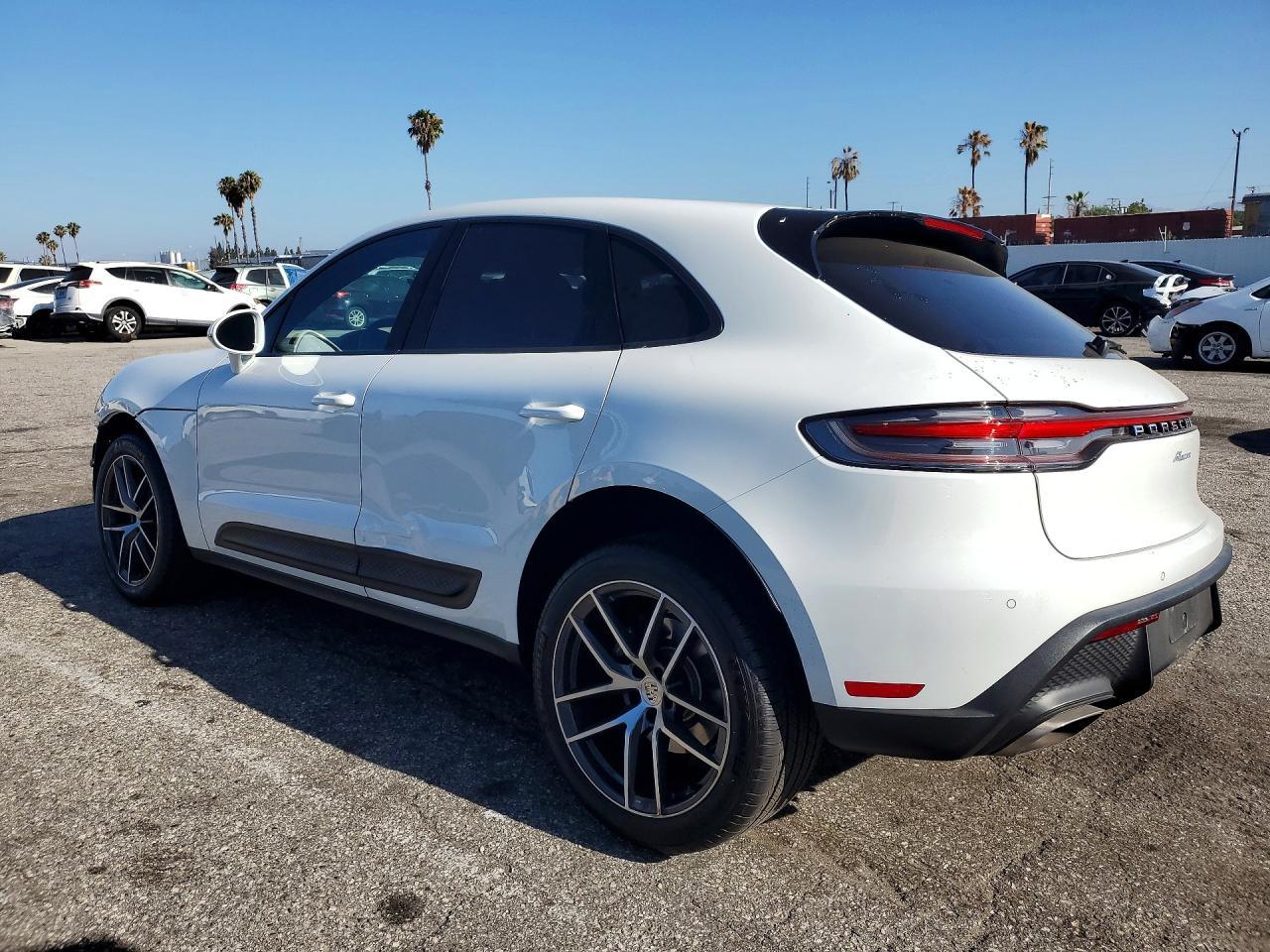 2025 Porsche Macan Base - Фото 2