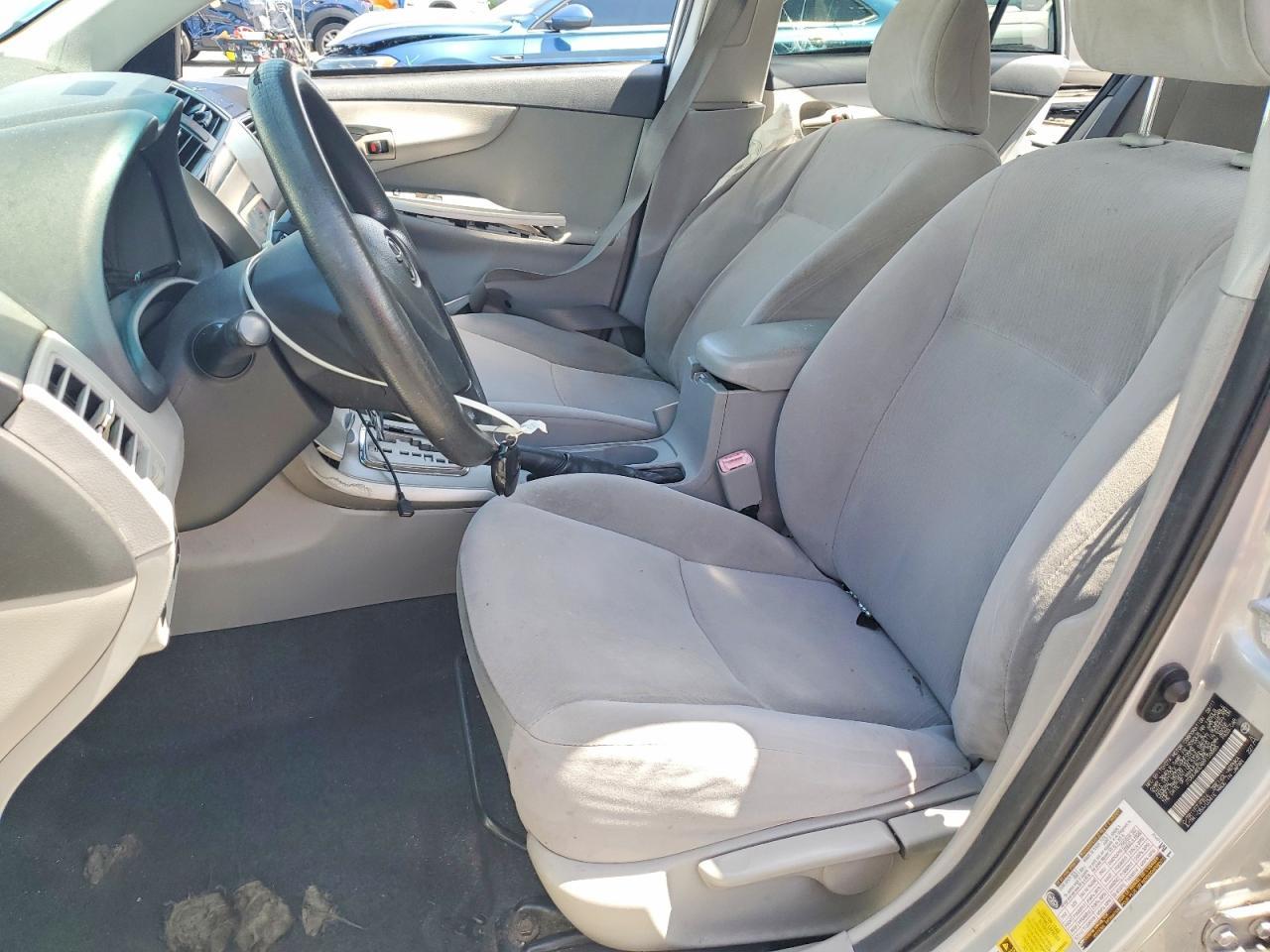 2011 Toyota Corolla Le - Image 7