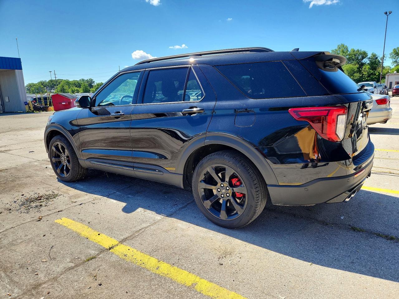 2022 Ford Explorer St - Фото 2