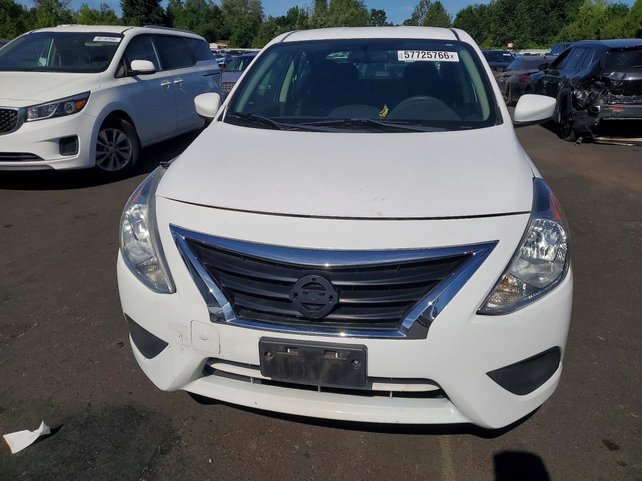 2019 Nissan Versa S - Фото 5