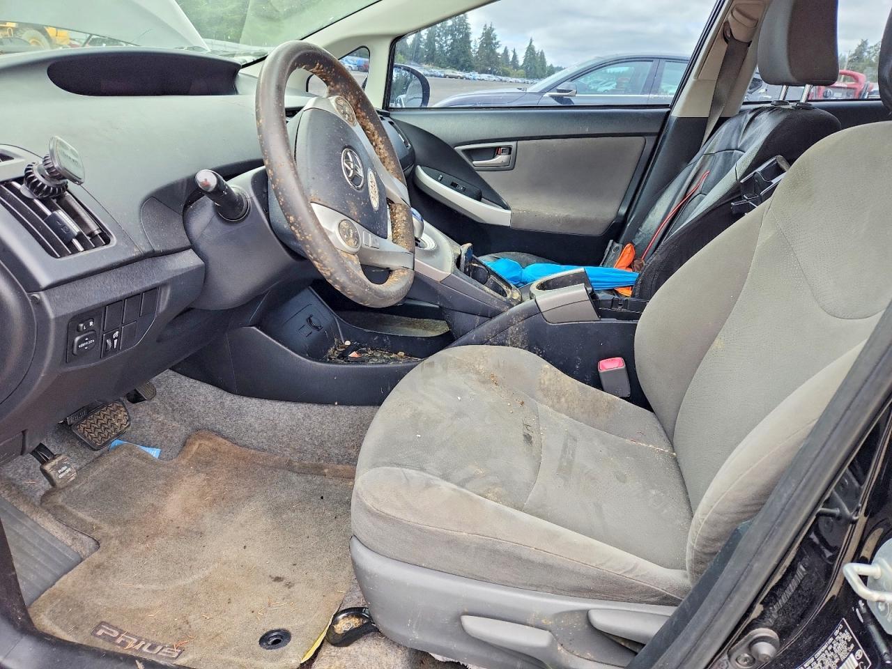 2013 Toyota Prius Two - Фото 7