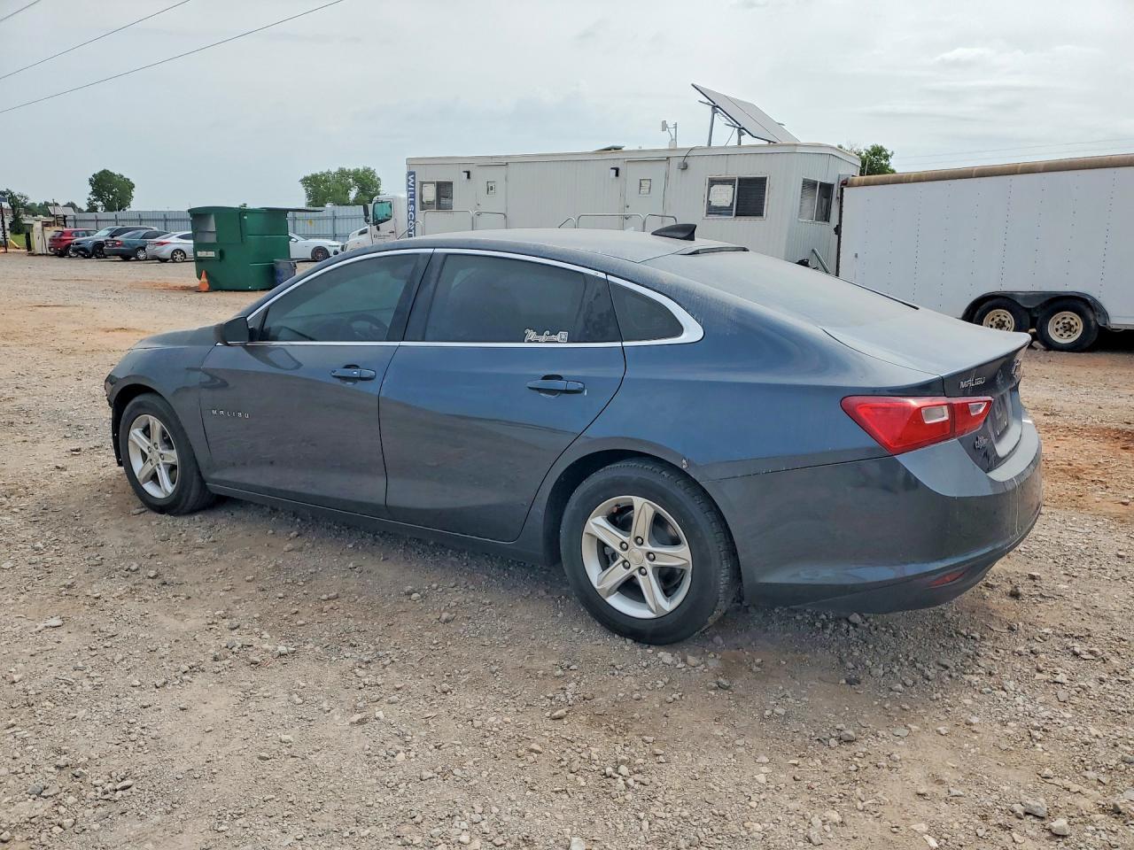 2021 Chevrolet Malibu Ls - Фото 2