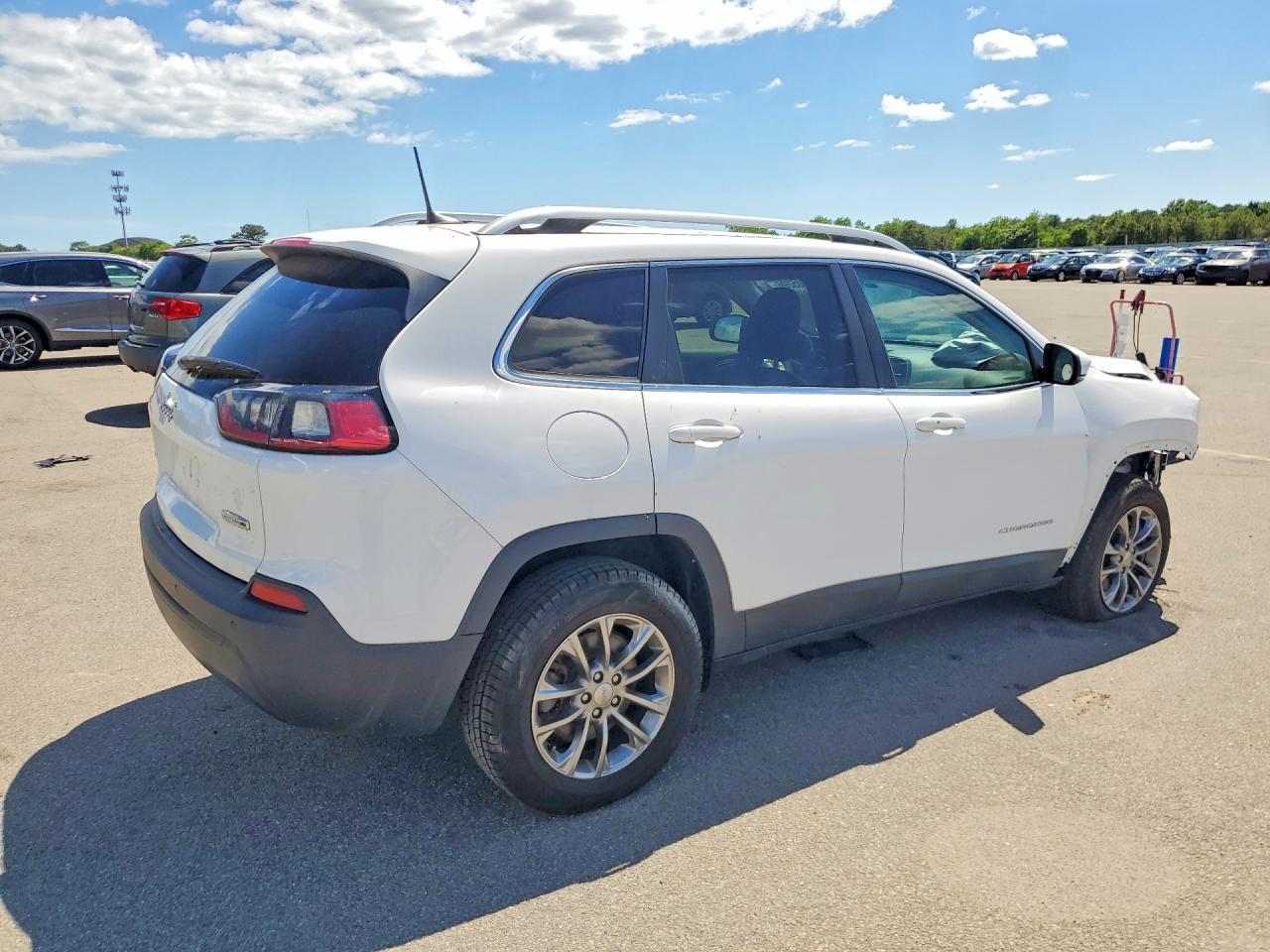 2020 Jeep Cherokee Latitude Plus - Фото 3