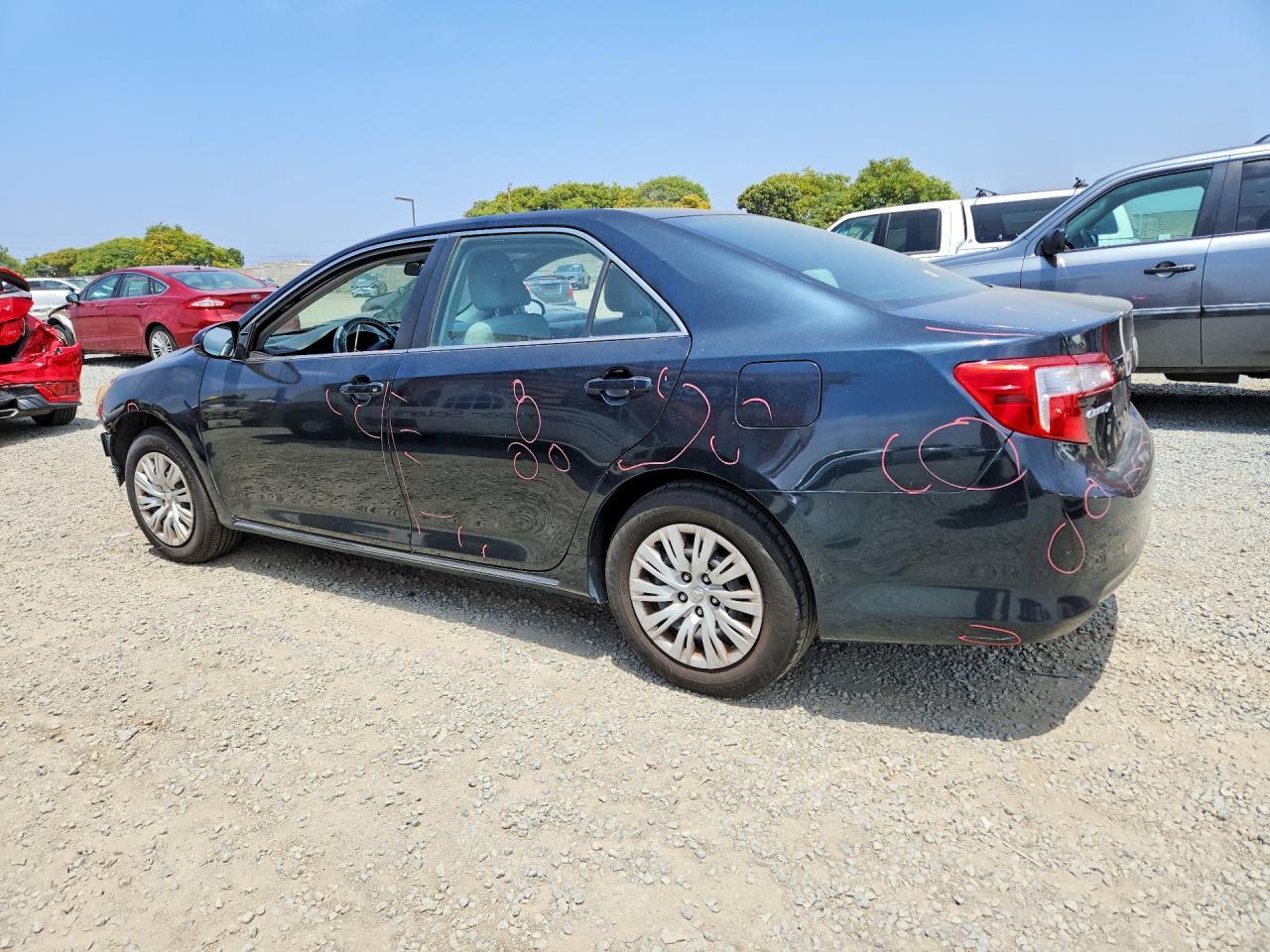 2014 Toyota Camry Le - Image 2