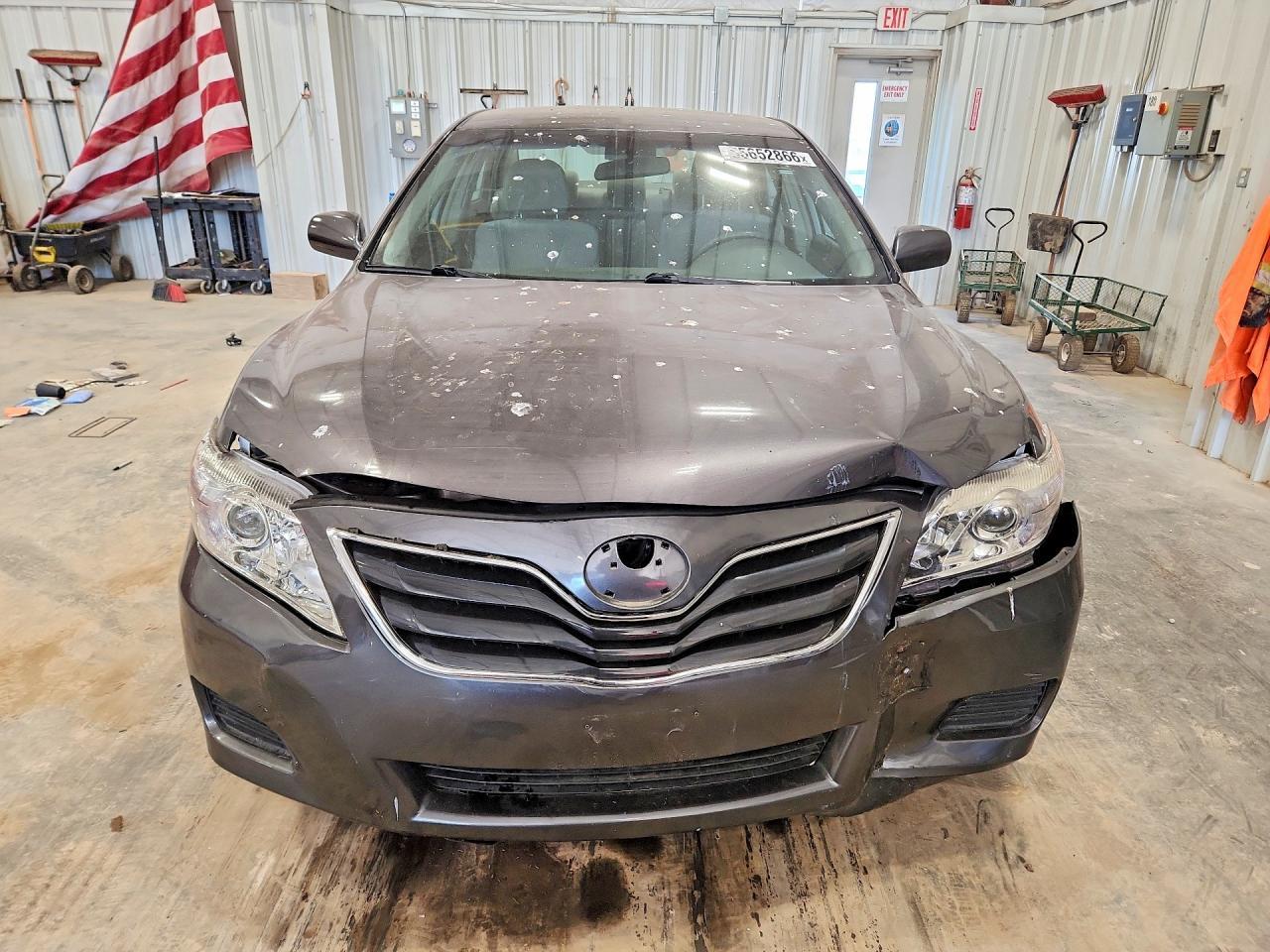 2011 Toyota Camry Le - Image 5