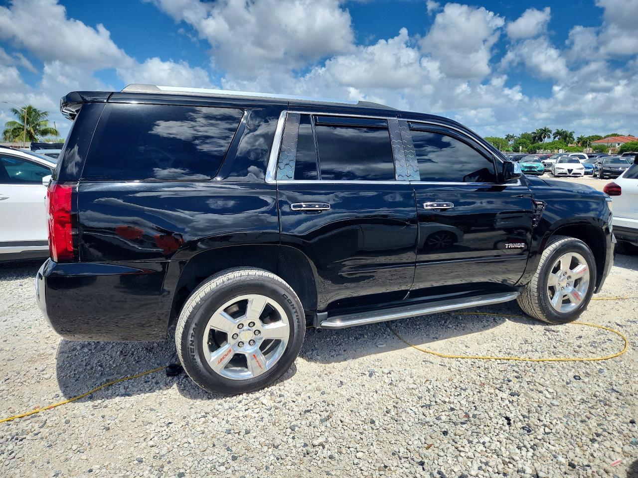 2017 Chevrolet Tahoe K1500 Premier - Фото 3