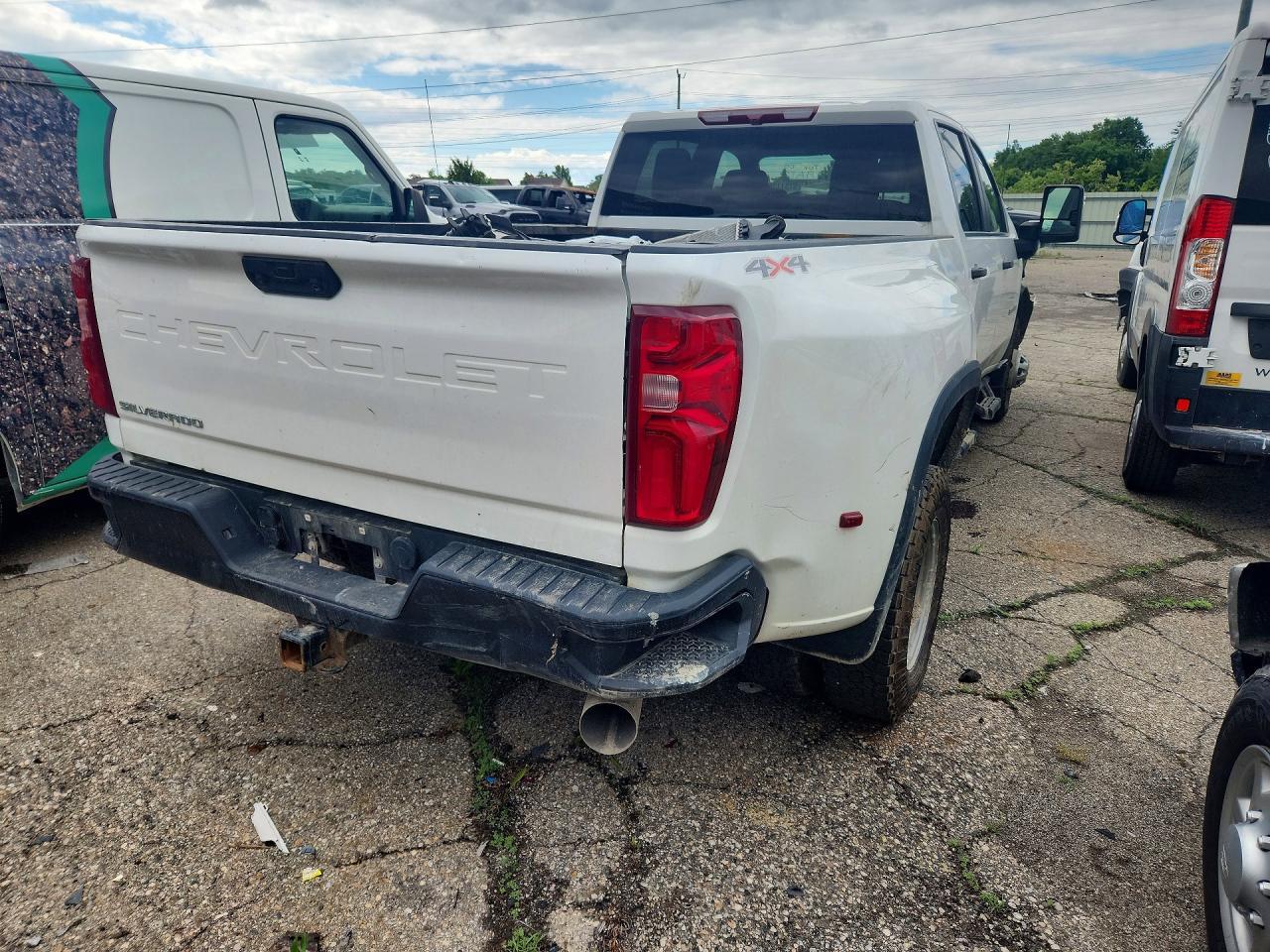2022 Chevrolet Silverado K3500 - Image 3