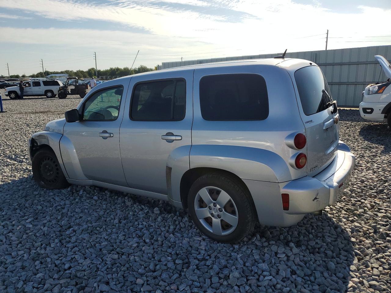 2011 Chevrolet Hhr Ls - Image 2
