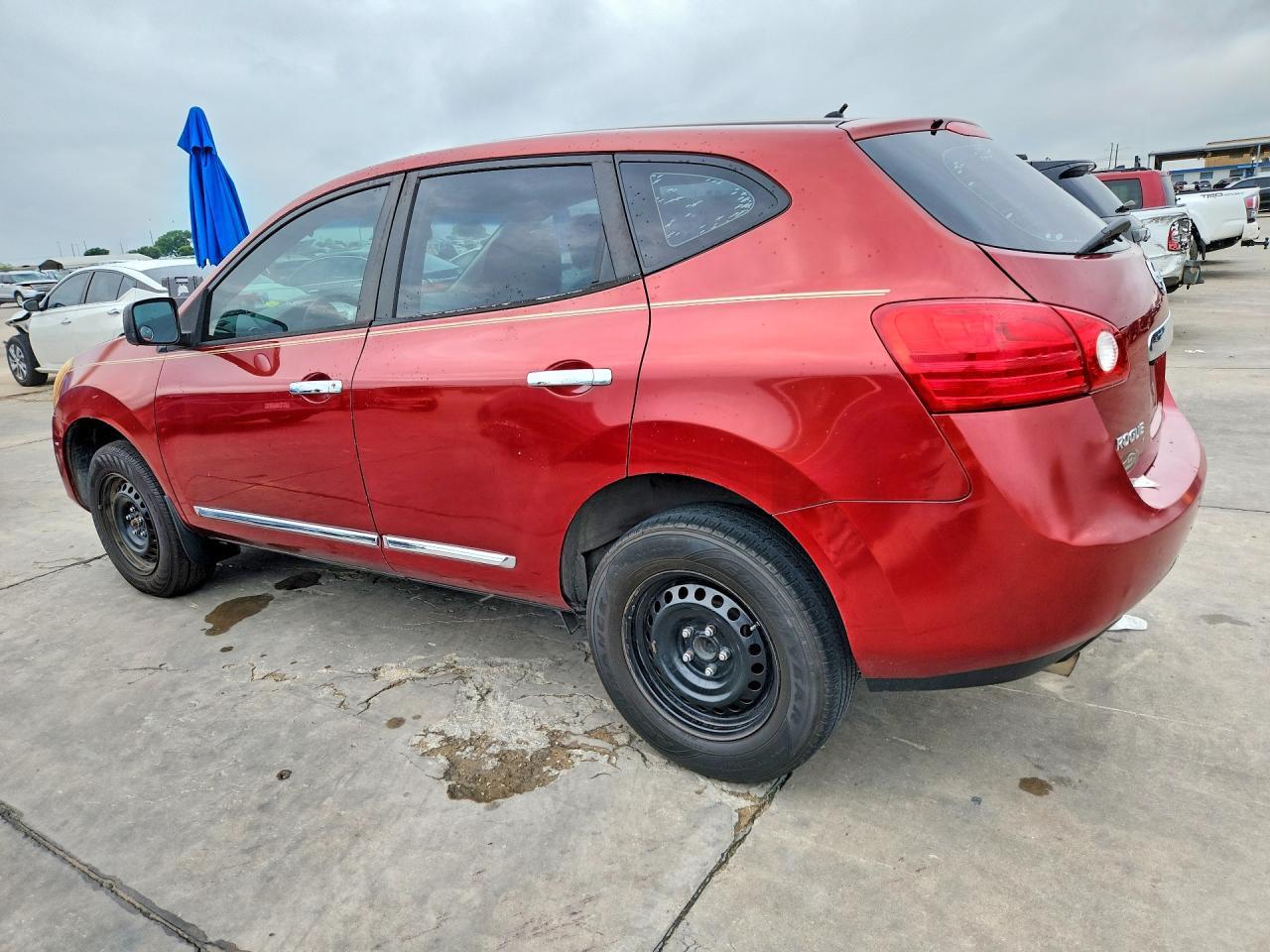 2014 Nissan Rogue Select S - Image 2