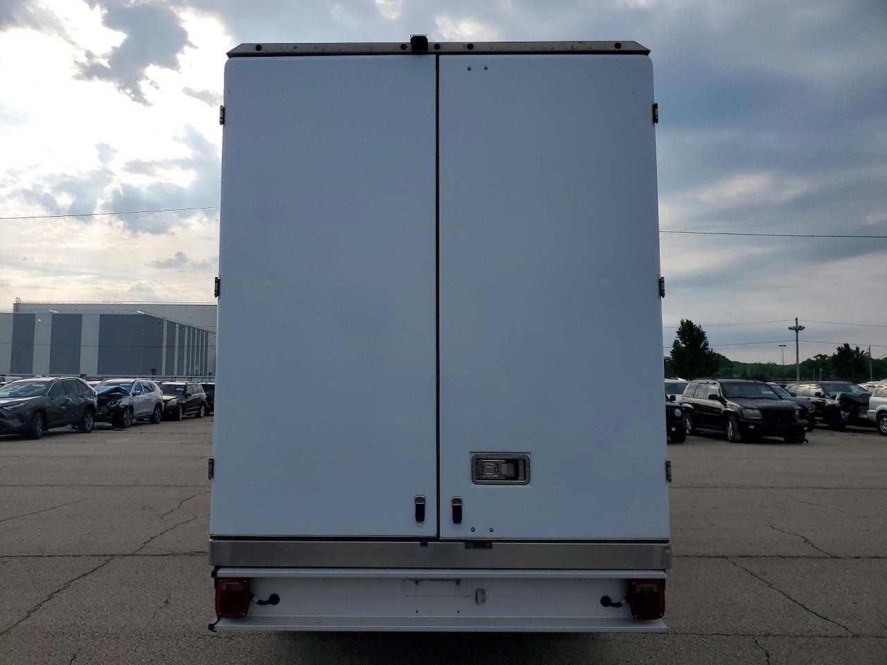 2022 Ford Transit Delivery Truck - Фото 6