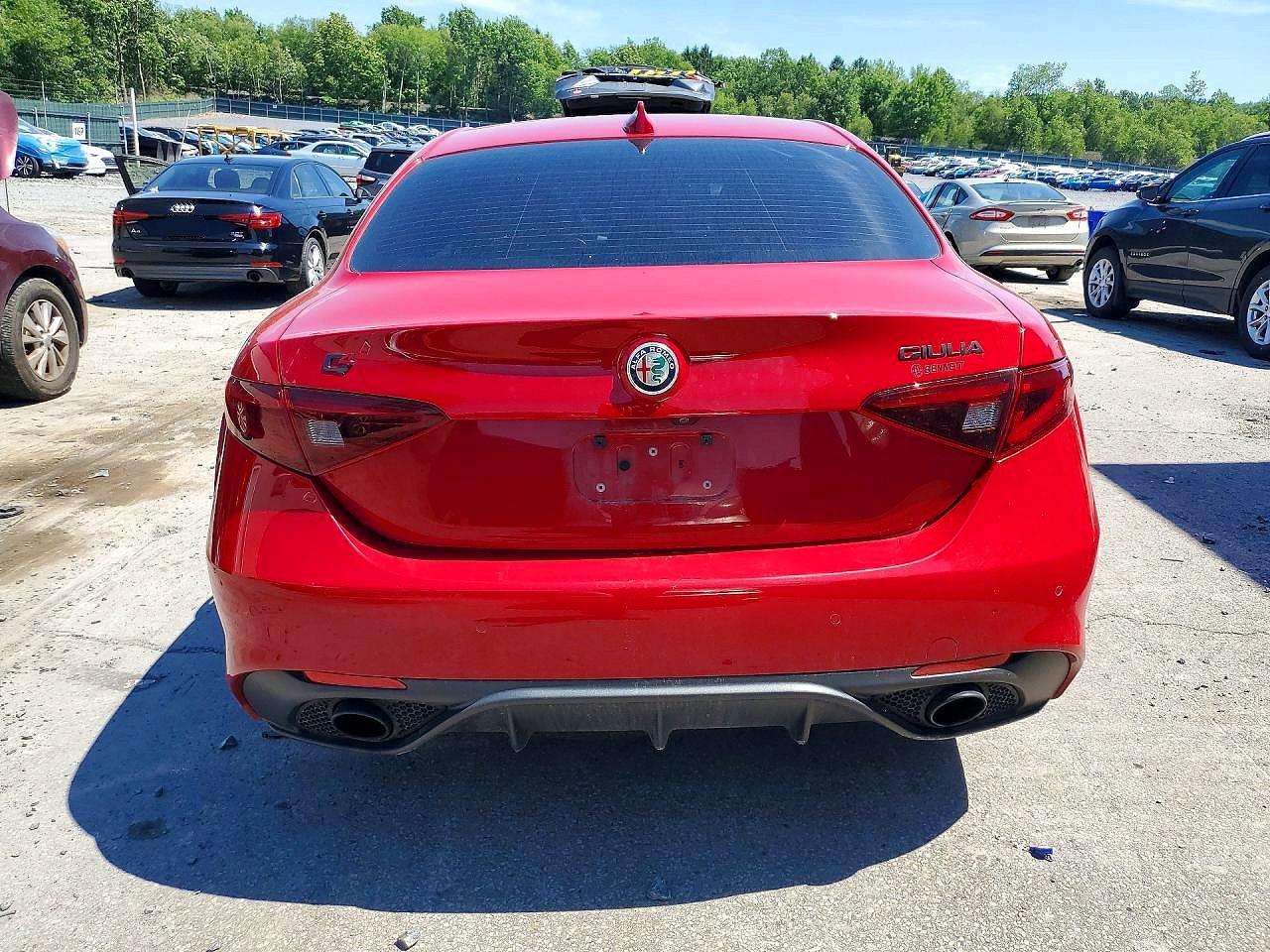 2019 Alfa Romeo Giulia - Фото 6