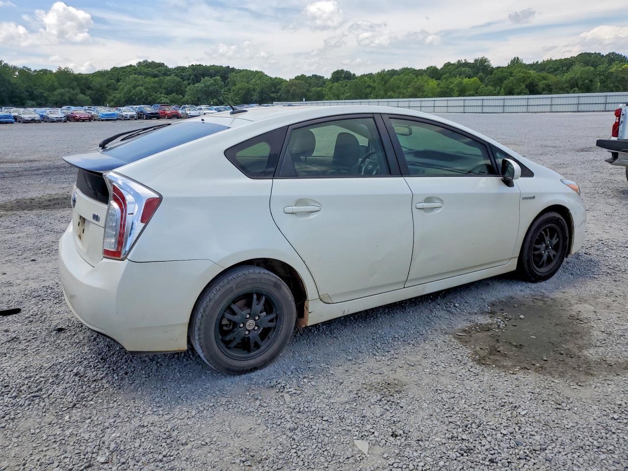 2015 Toyota Prius Four - Фото 3