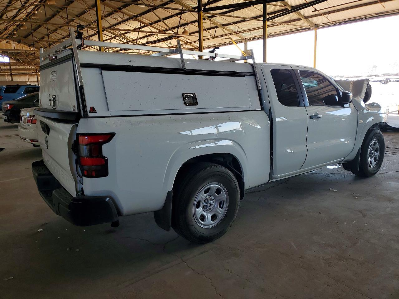 2025 Nissan Frontier S - Image 3