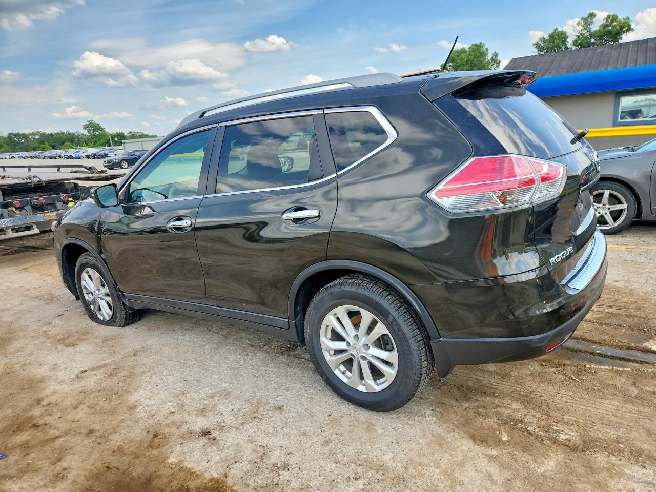 2015 Nissan Rogue Sv - Image 2