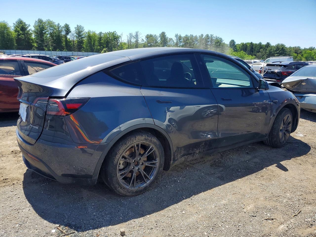 2024 Tesla Model Y - Фото 3