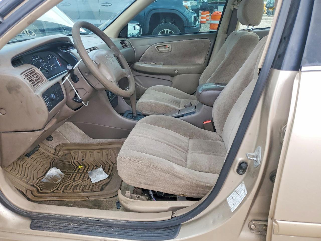 2001 Toyota Camry Le - Фото 7