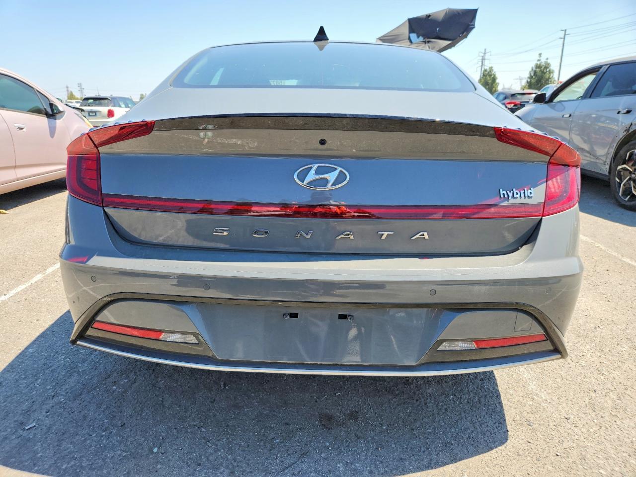 2022 Hyundai Sonata Hybrid Limited - Image 6