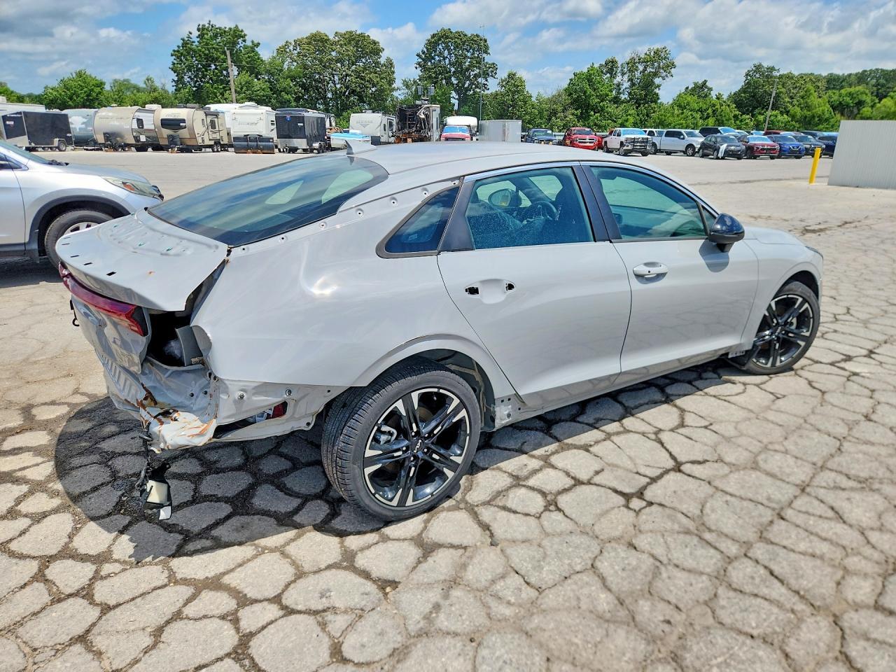 2024 Kia K5 Gt Line - Image 3