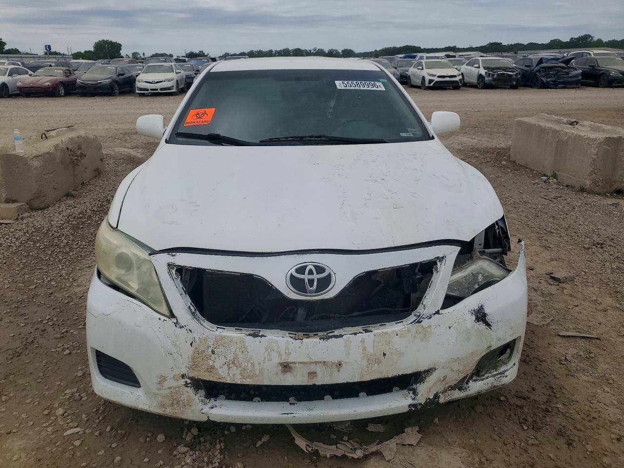 2011 Toyota Camry Le - Image 5