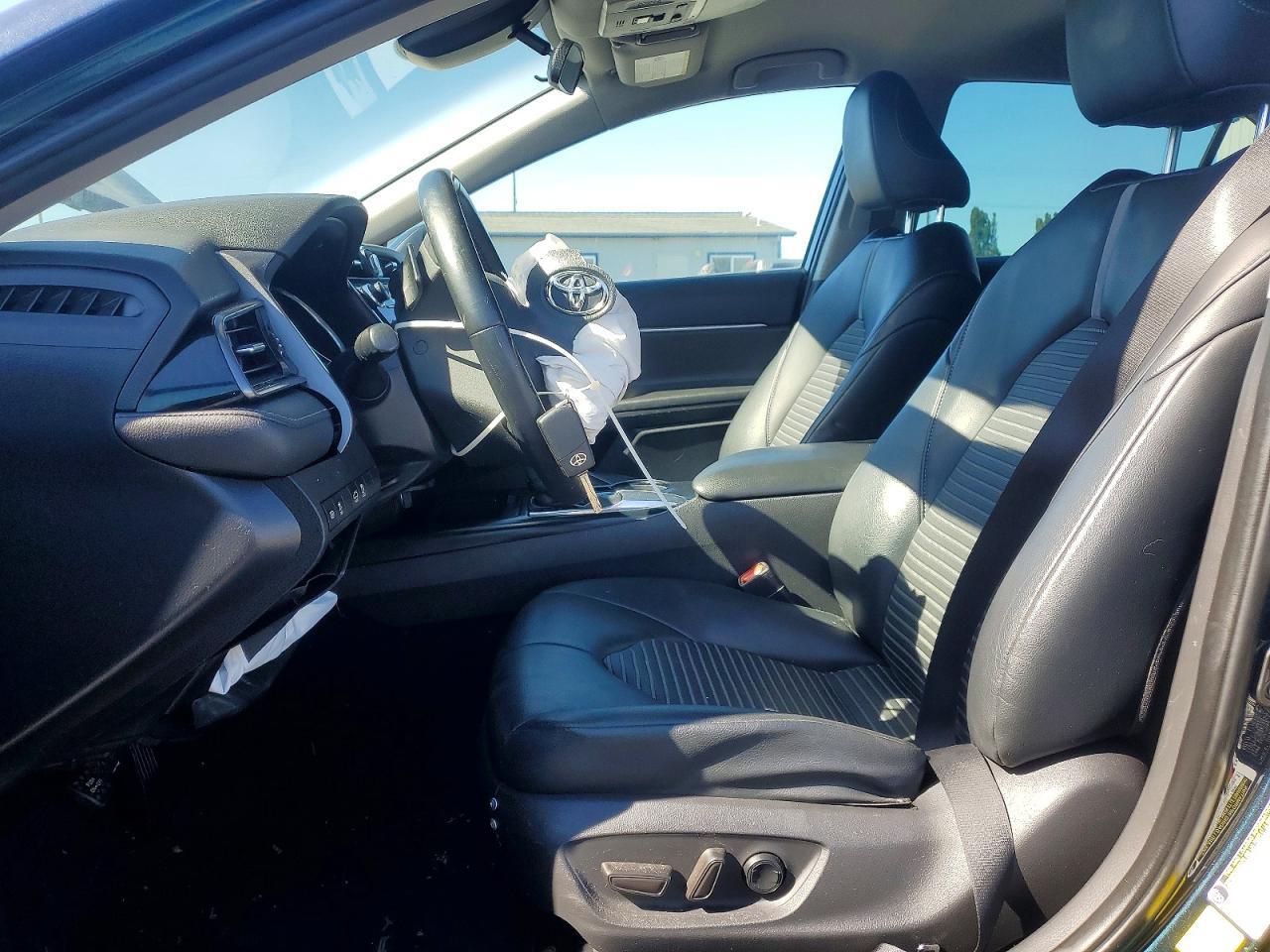 2020 Toyota Camry Se - Фото 7