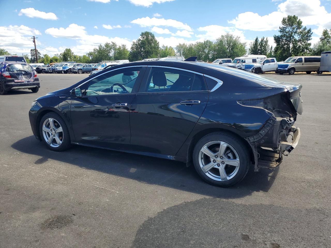 2017 Chevrolet Volt Lt - Image 2