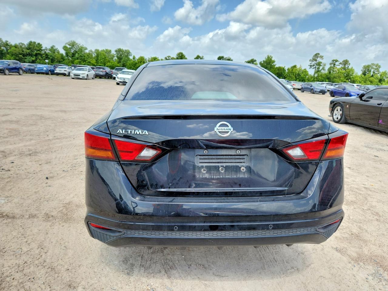 2021 Nissan Altima S - Image 6