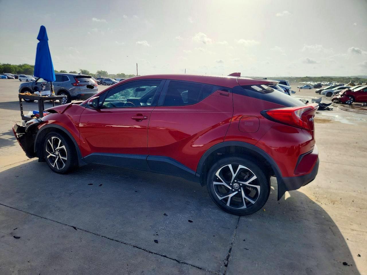 2021 Toyota C-Hr Xle - Image 2