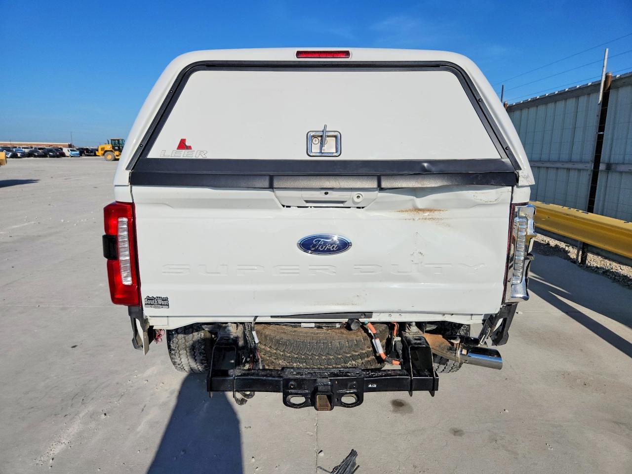 2025 Ford F250 Super Duty - Image 6