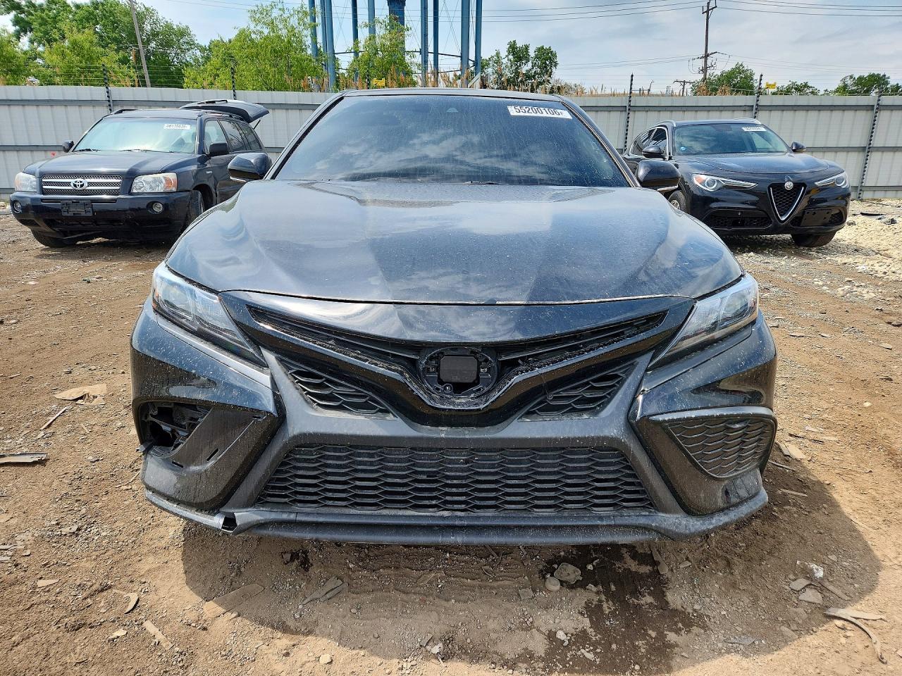 2022 Toyota Camry Se - Фото 5